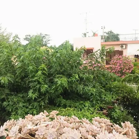Private With Spacious Garden & Veranda - *