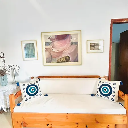Apartment Private With Spacious Garden & Veranda - Flogita