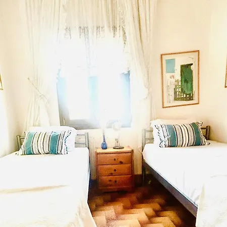 Private With Spacious Garden & Veranda -