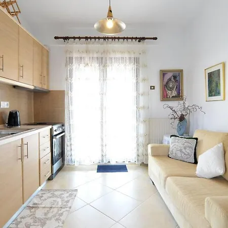 Private With Spacious Garden & Veranda - * Flogita