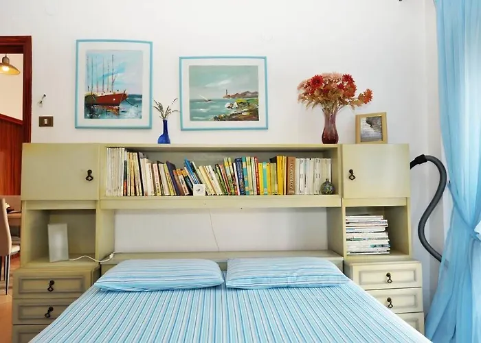 Private With Spacious Garden & Veranda - Apartament Flogita