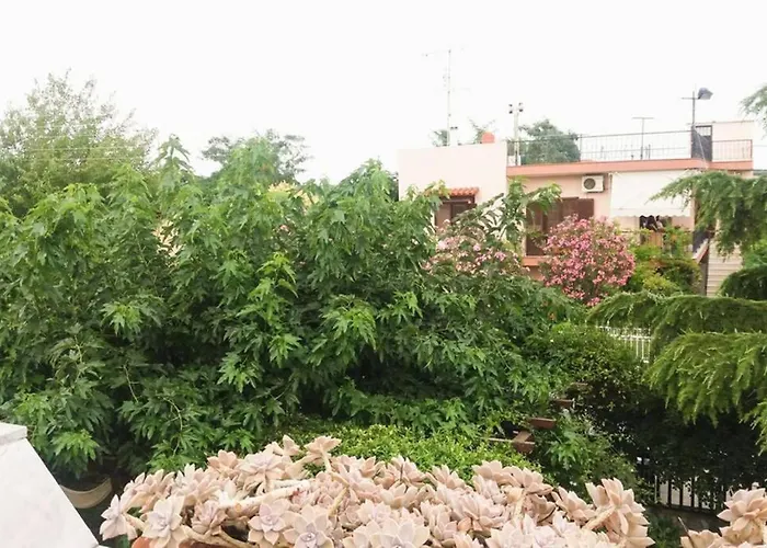 Private With Spacious Garden & Veranda - *